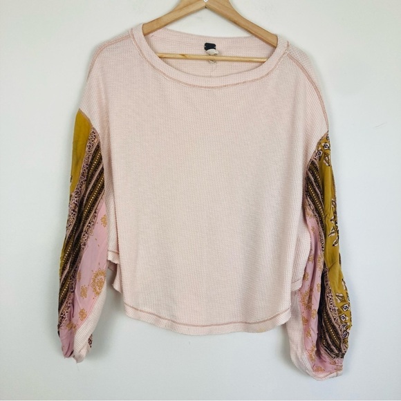We The Free Tops - We the Free Blossom pale peachy pink thermal with patterned balloon sleeves. XS